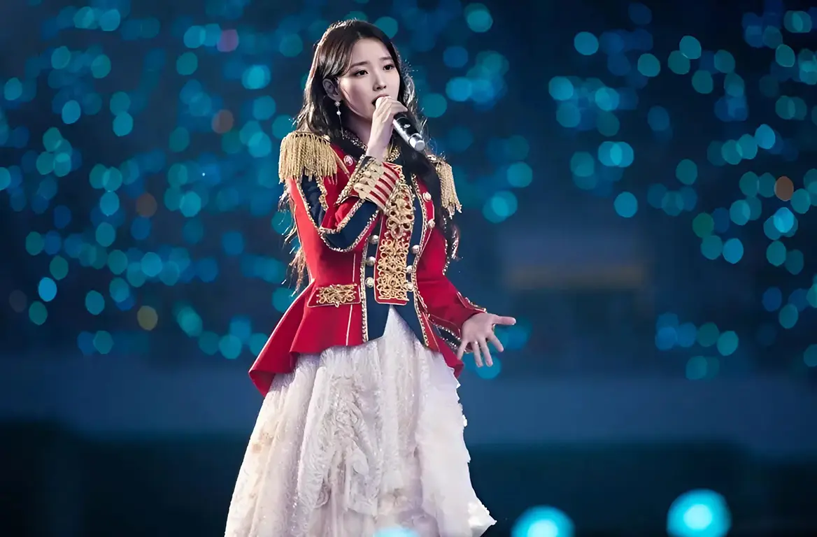 IU on stage