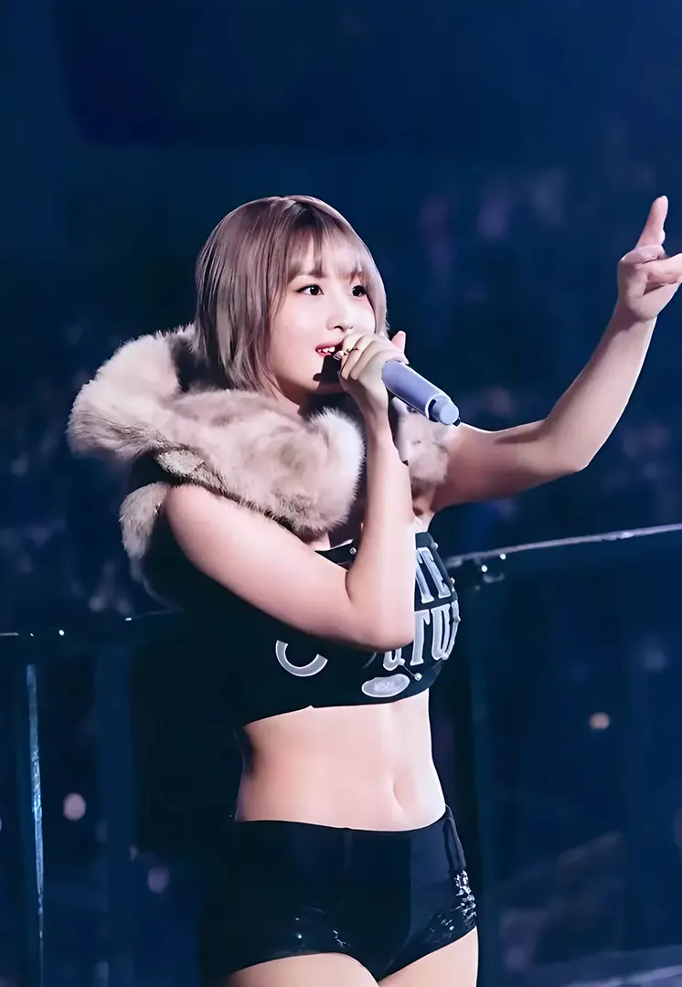 Momo (TWICE) Photo 5