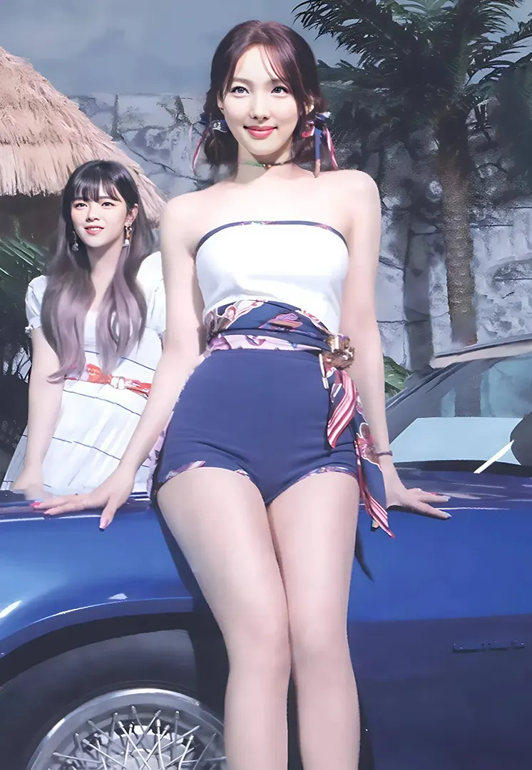 Nayeon's Photo 7