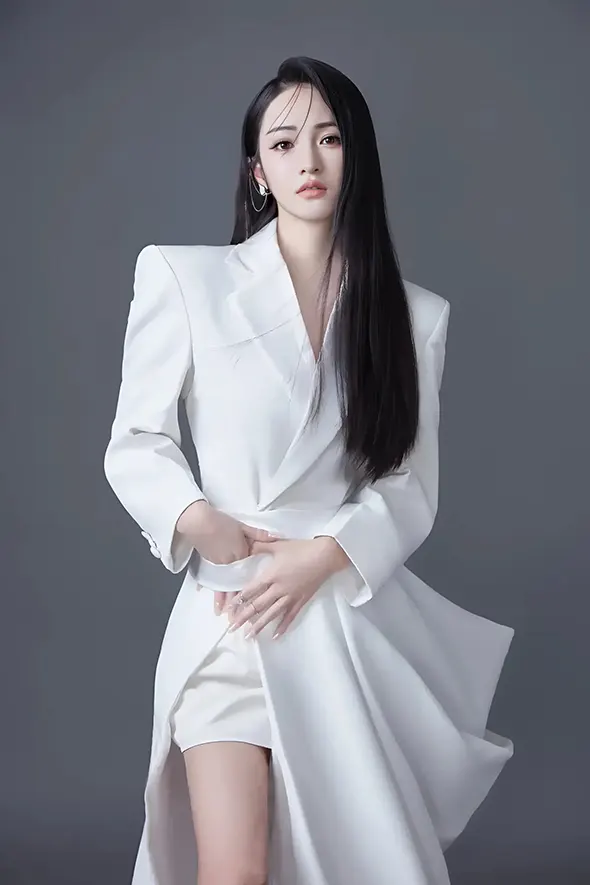 hu dong qing biography
