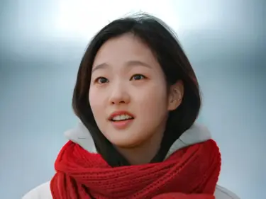 Kim Go-eun (김고은)