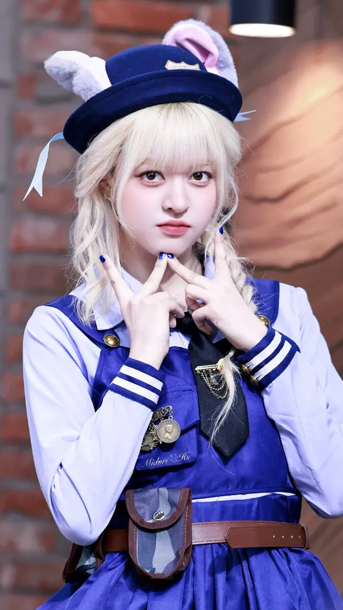 Lily (NMIXX)