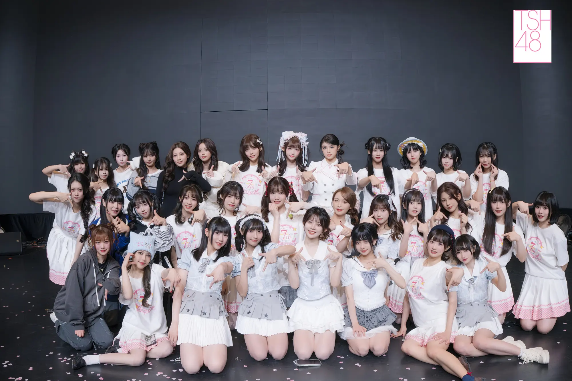 TSH48 members and trainee